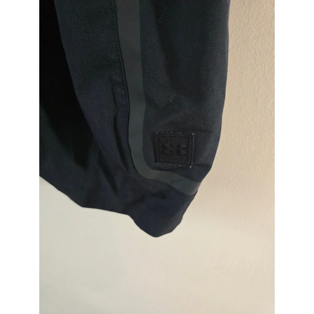 Under Armour HeatGear Mens XXL Black Fitted Athletic Cargo Shorts